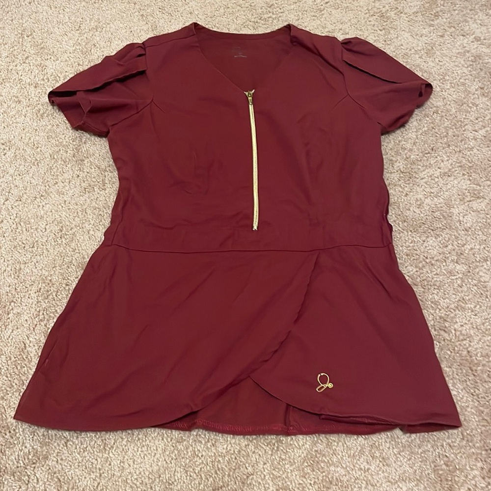 Lot of Jaanuu xs scrubs. 3 tops and 2 bottoms